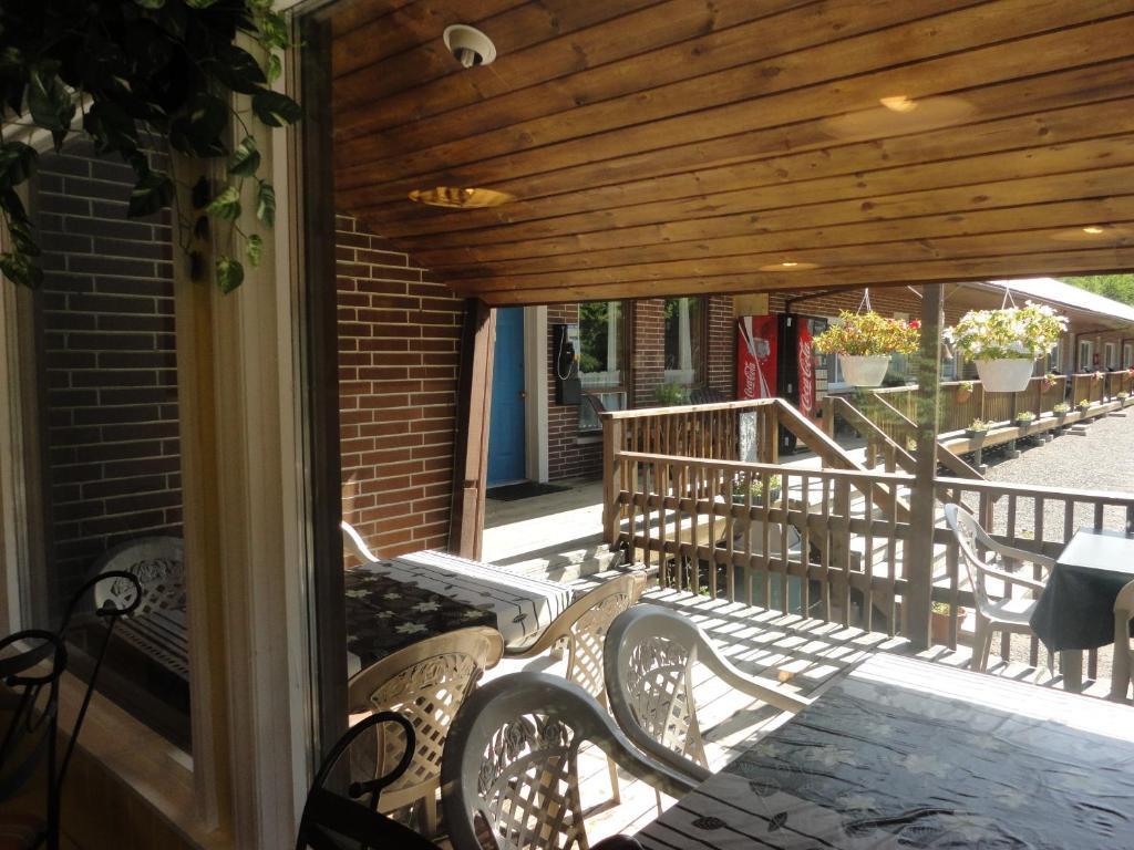 The Nordic Inn Dorset エクステリア 写真